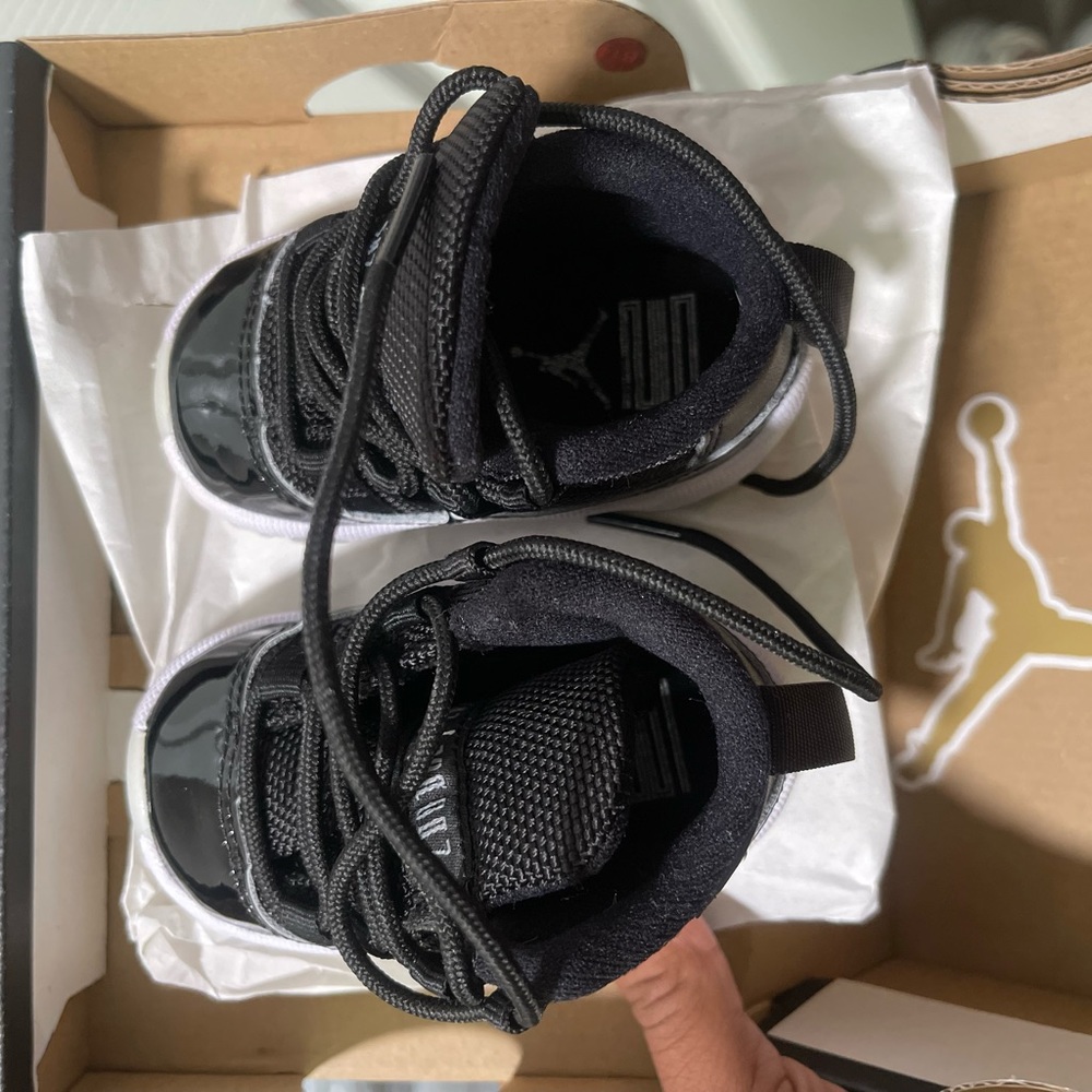 AUTHENTIC Jordans